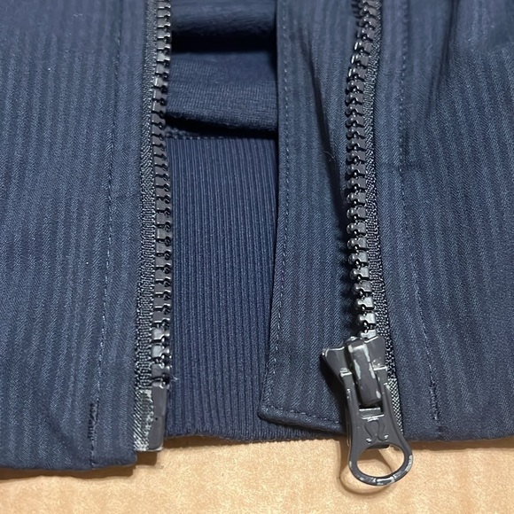 Lululemon Dance Studio full zip hooded jacket navy blue, pinstripe size 4 (S) - Picture 16 of 16